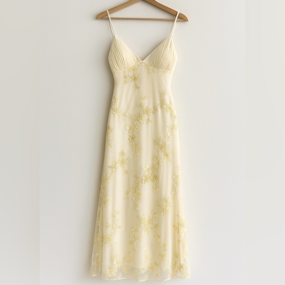 Brand New Women’s Elegant Cream Floral Embroidered Sleeveless Midi Dress - Picture 5 of 5